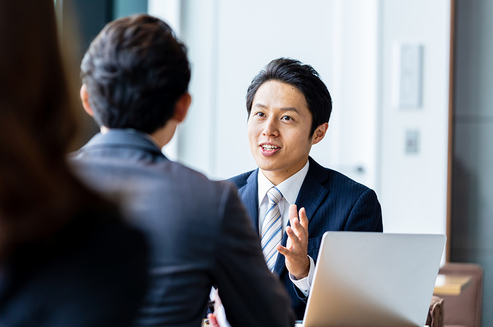 経験豊富な業界専門のアドバイザーが一気通貫でサポート